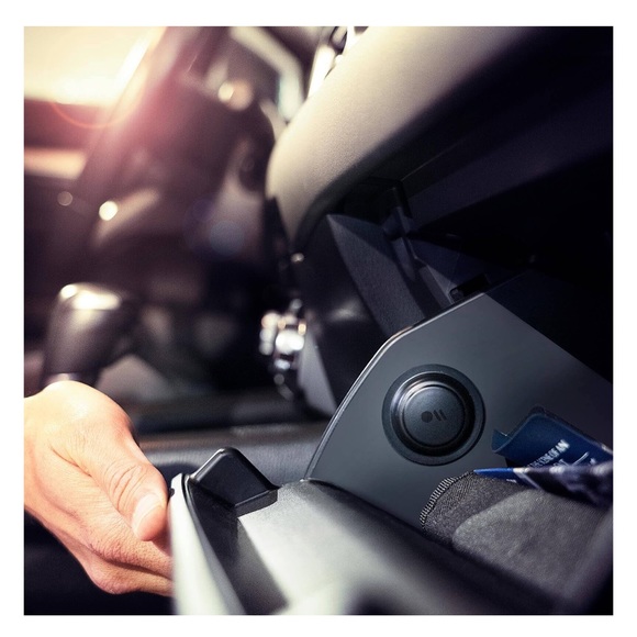 4 NEW Case-Mate AirTag Case Sticker Mount AirTag Case - Picture 4 of 10